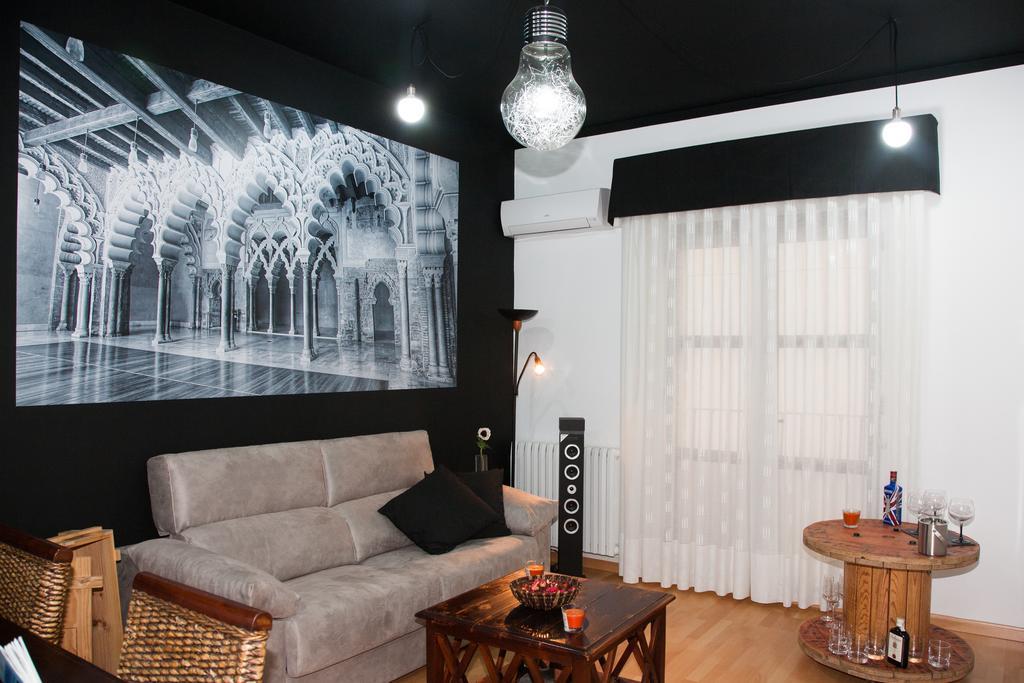 Lucero Dos Catedrales Appartement Zaragoza Buitenkant foto